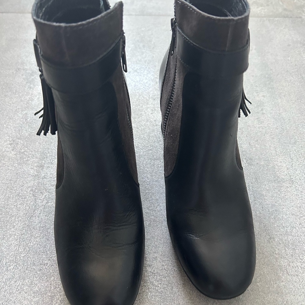 Born Black Leather and Dark Gray Suede Ankle Boots (LIKE NEW) - Picture 7 of 9
